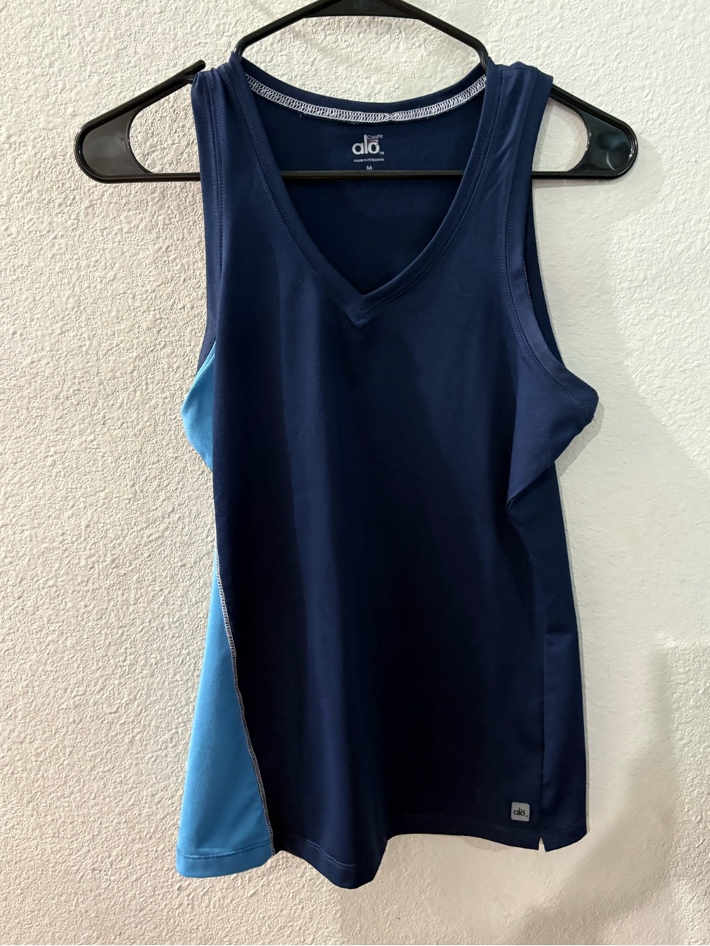 ALO Yoga Navy and Light Blue V-Neck Athletic Tank